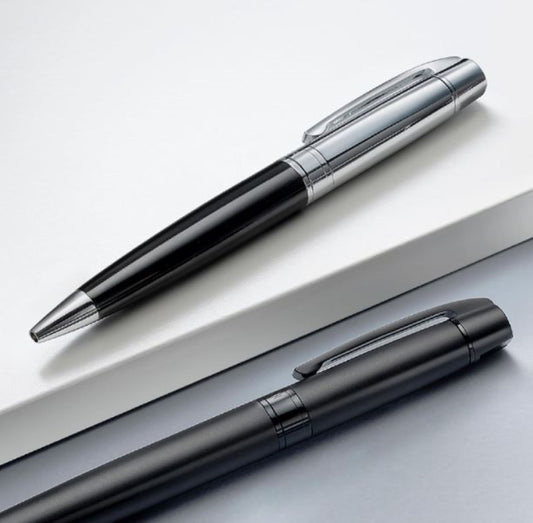 Sheaffer Gift 300 9314 Rollerball Pen Glossy Black and Chrome with Chrome-Plated Trim